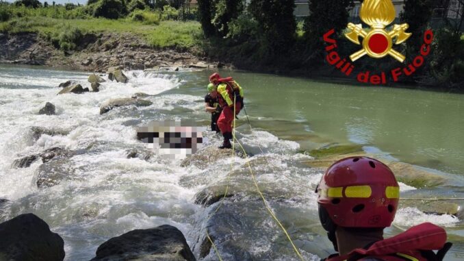 Cadavere rinvenuto lungo il Tevere a Ponte Valleceppi
