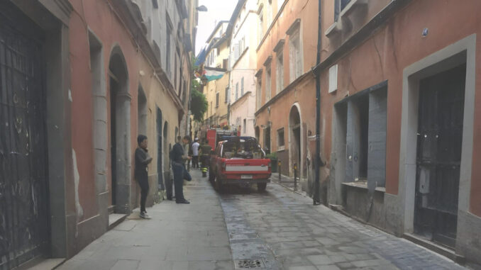 Incendio al ristorante Wang, fiamme in corso Garibaldi