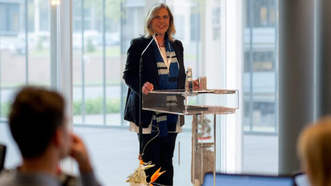 Maria Carmela Colaiacovo è nuovo presidente del Sole24, i complimenti di Proietti