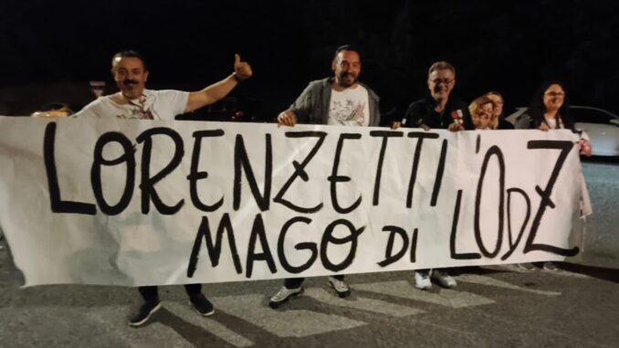 Striscione virale della Curva Nord celebra Lorenzetti mago
