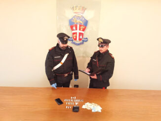 Arrestato con eroina nei calzini: 250 grammi sequestrati