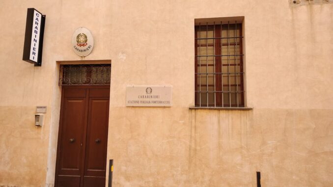 Maresciallo fuori servizio arresta evaso sorpreso in un bar a Perugia