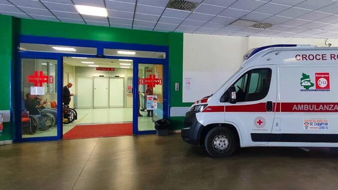 Operaio precipita dal tetto, indagini su sicurezza a Ramazzano