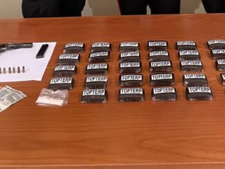 Sorpreso con oltre 3 chilogrammi di droga e una pistola semiautomatica, illegalmente detenuta