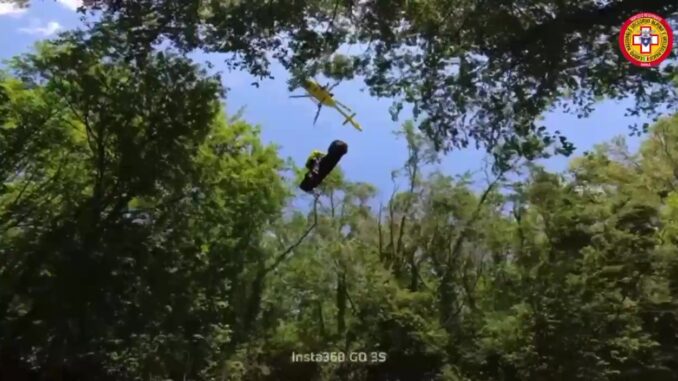 Ragazzo ferito a cascata, soccorso in elicottero ad Assisi