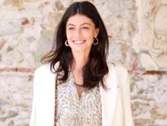 Mastronardi incanta Taormina col look Brunello Cucinelli