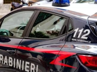 Champagne rubato nei supermercati, denunciato un 35enne