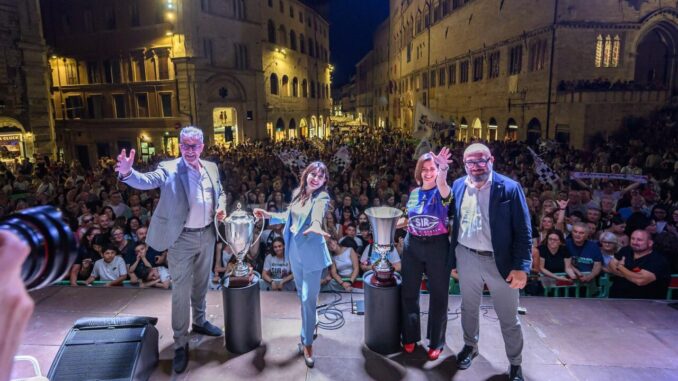 Sir Susa Vim Perugia celebra il trionfo europeo in piazza