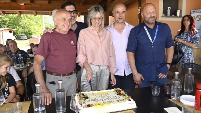 Premiati 80 nuovi “apicoltori in erba”: l'apicoltura umbra investe nella formazione per rafforzare il comparto