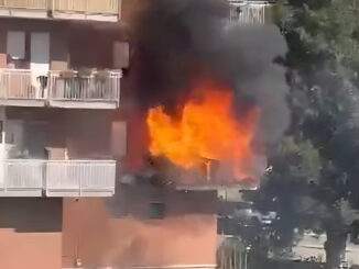 Incendio in casa a Tavernelle [Video], fiamme alte e elisoccorso sul posto