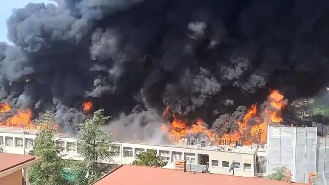 Incendio Università [Video] della Tuscia, crolla secondo piano in fiamme