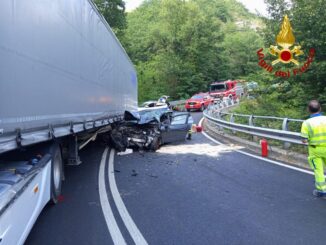 Auto contro tir sulla SS219, feriti all'ospedale di Branca