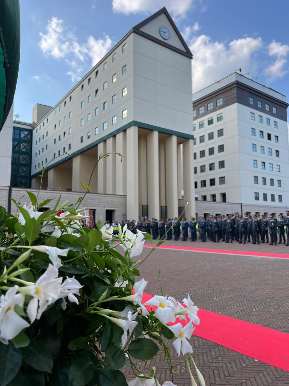 Piazza del Bacio, celebrato il 251° anniversario della Guardia di Finanza
