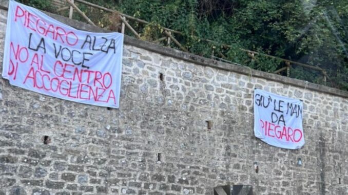 Protesta a Piegaro contro centro accoglienza deciso
