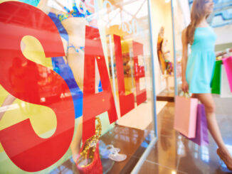 Saldi estivi al via il 5 luglio: spesa media famiglia 203 euro