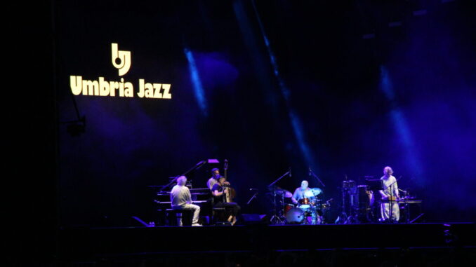 All’Arena Santa Giuliana inizia lo show col Bollani Quintet e i Patagarri