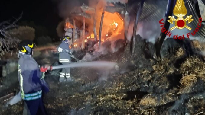 Incendio ad Amelia, fiamme divorano annesso agricolo