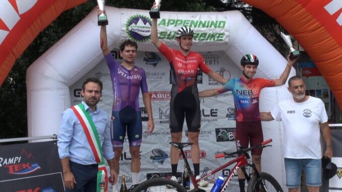 Valdrighi trionfa alla Martani Superbike 2025
