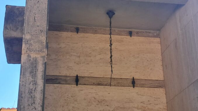 Furti e vandalismi nei cimiteri di Perugia, cresce l’allarme