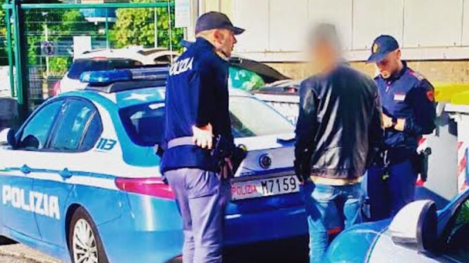 Trovato con droga e tessera rubata, 29enne denunciato
