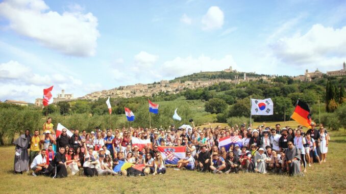 Assisi ospita giovani francescani in cammino verso il Giubileo