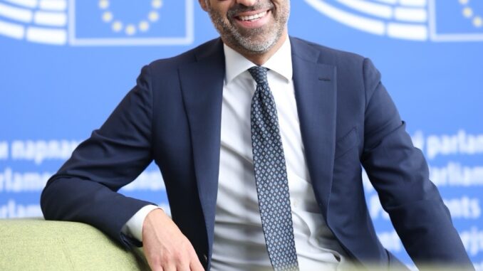 Gaza, raid colpiscono chiesa Sacra Famiglia: stop al silenzio