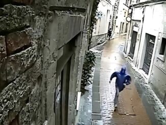 Palpeggiatore seriale a processo, chiesti 15 anni