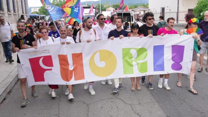 Oltre mille persone in corteo per l’Umbria Pride 2025 a Terni