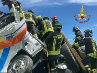 Video e indagini sul tragico schianto in A1, tre morti