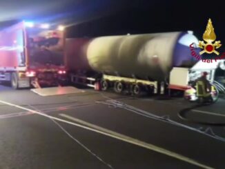 Autocisterna in fiamme su A1, riaperta carreggiata sud