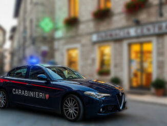 Rapina a Mugnano: Coltello alla Farmacia, Caccia ai Due Assalitori