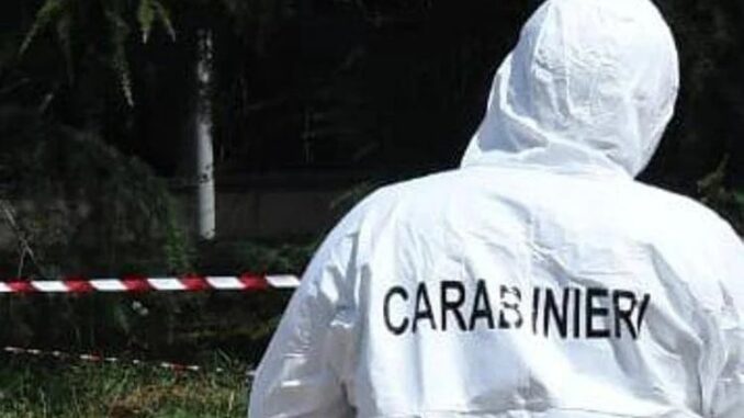 Corpo trovato in giardino a Terni: indagini sulla morte