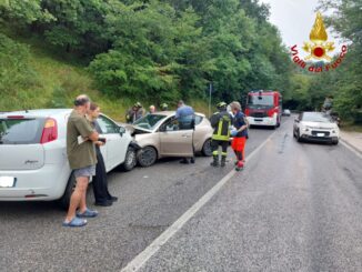 Schianto sulla SS3: due feriti gravi tra Nocera e Gaifana
