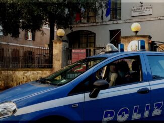 Uomo con tre coltelli fermato e denunciato a Orvieto