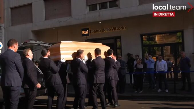 L'addio a un'icona che ha unito il paese in tv, funerali Pippo Baudo