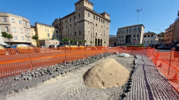 Terni, Piazza Ridolfi: bufera sui lavori non autorizzati