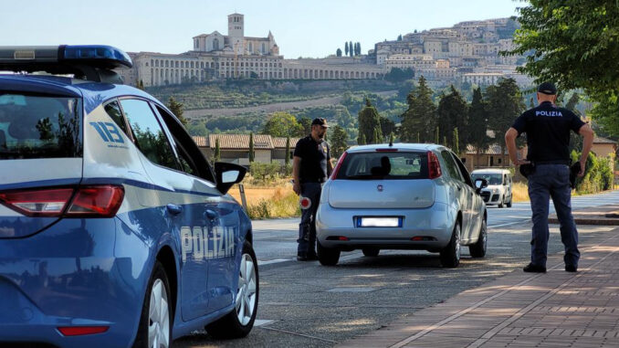 Espulso rientra in Italia, arrestato 32enne ad Assisi