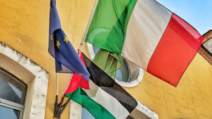 Bandiera palestinese esposta al Centro Multimediale di Terni
