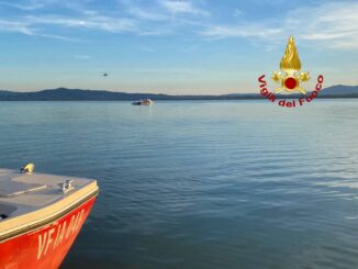 Lago Trasimeno, sommozzatori, droni, elicottero, ricerche, Vigili del Fuoco, Castiglione, disperso