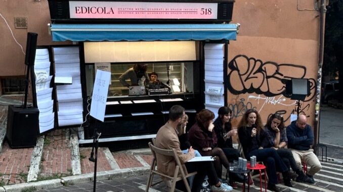 Radio Edicola conquista le scalette: cultura dal basso