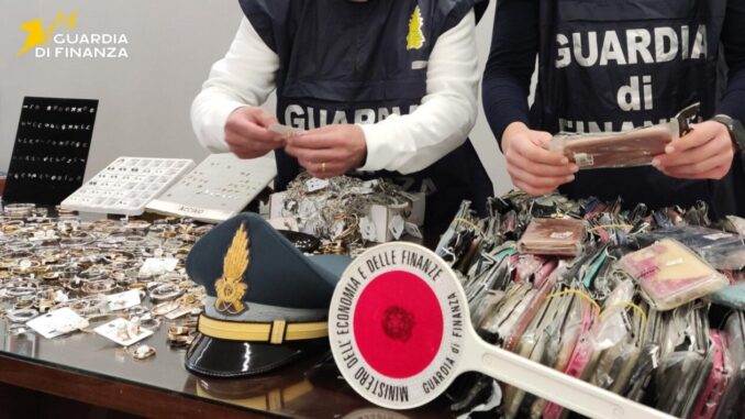 Guardia di Finanza sequestra merce e controlla lavoro a Umbertide