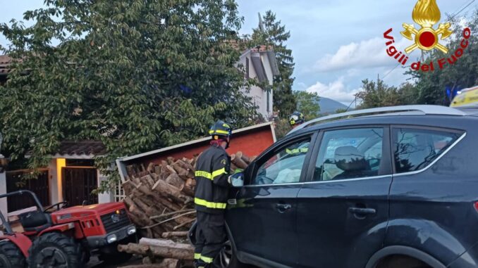 Calvi dell’Umbria, scontro tra trattore e auto: due feriti