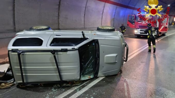 Incidente autonomo nella galleria SS79bis in Valnerina chiusa