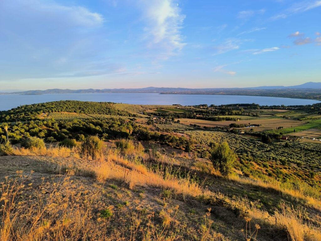 A Passo d’Elefante in scena il trekking teatrale al Trasimeno