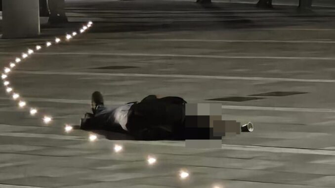Giovane soccorso davanti alla stazione, sospetta overdose