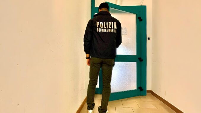 Rapina a orafo a Perugia: portati via oro e documenti
