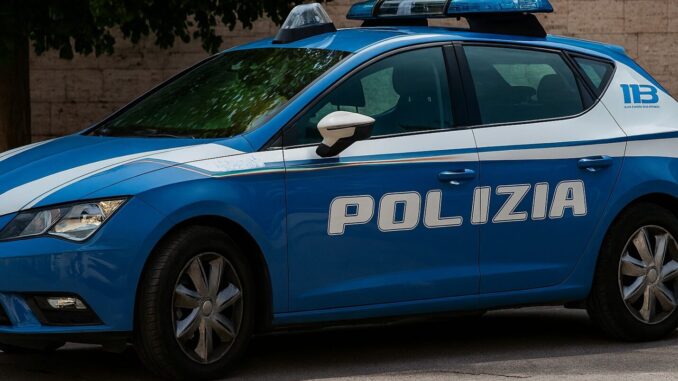Braccialetto elettronico e divieto di avvicinamento per un uomo