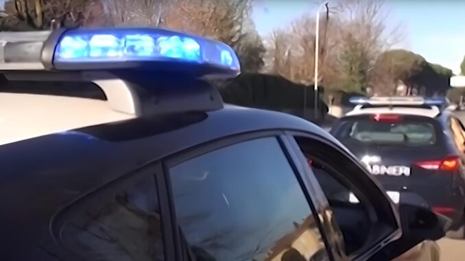 Tir fermato per truffa: sequestrati abiti per 230mila euro