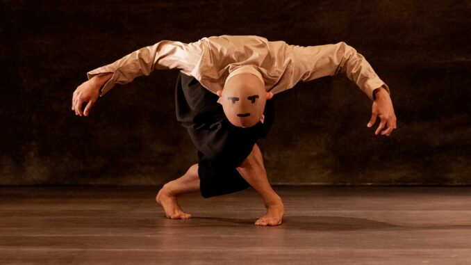 La Akram Khan Company in scena al Morlacchi con «Chotto Desh»