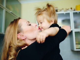 Oltre 3 milioni per neo-mamme: Umbria potenzia sostegni